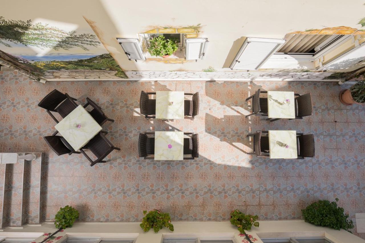Bella Vista Beach Hotel 바니체스 외부 사진
